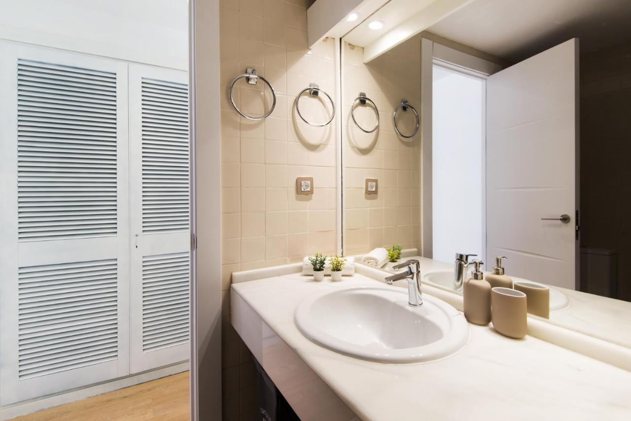 Aloha Puerto Private Apartment 1St Line Carihuela Beach Torremolinos Kültér fotó