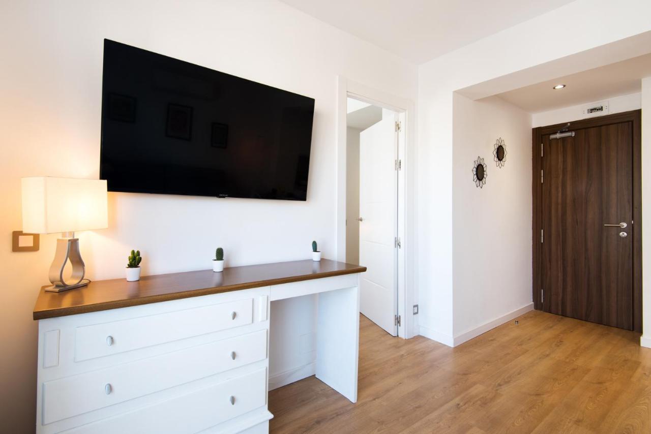 Aloha Puerto Private Apartment 1St Line Carihuela Beach Torremolinos Kültér fotó